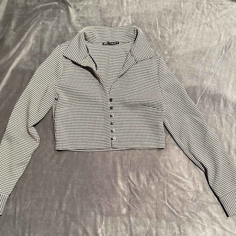 Cropped ZARA blazer size L fits like Medium